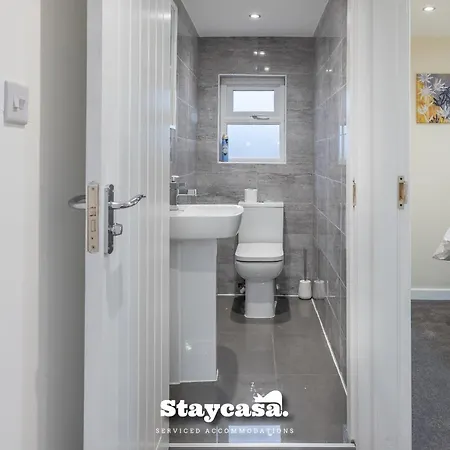 Urban Comfort 4-Bed House - Free Wi-Fi & Parking Manchester Exterior photo
