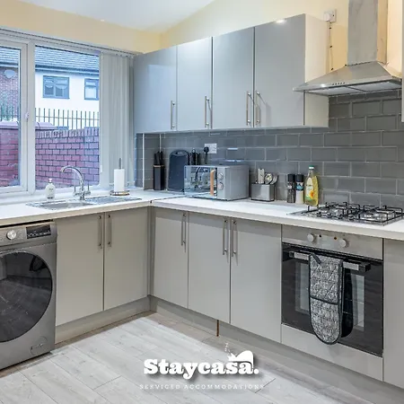 Urban Comfort 4-Bed House - Free Wi-Fi & Parking Manchester Exterior photo