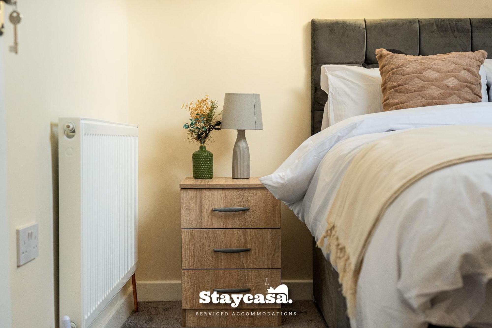 Holiday home Urban Comfort 4-bed House - Free Wi-fi & Parking