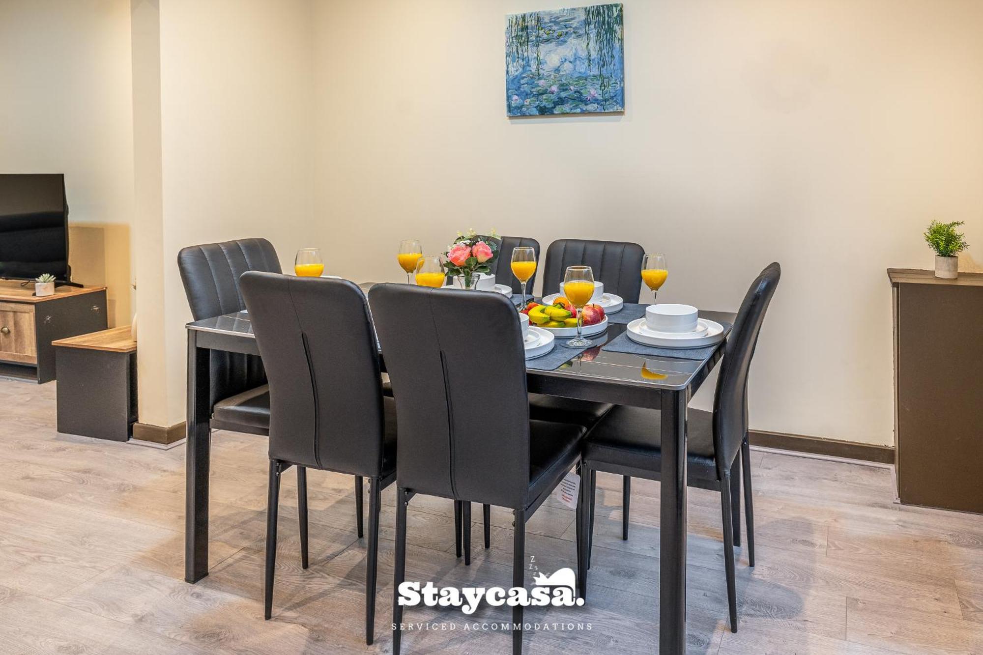 Urban Comfort 4-bed House - Free Wi-fi & Parking *