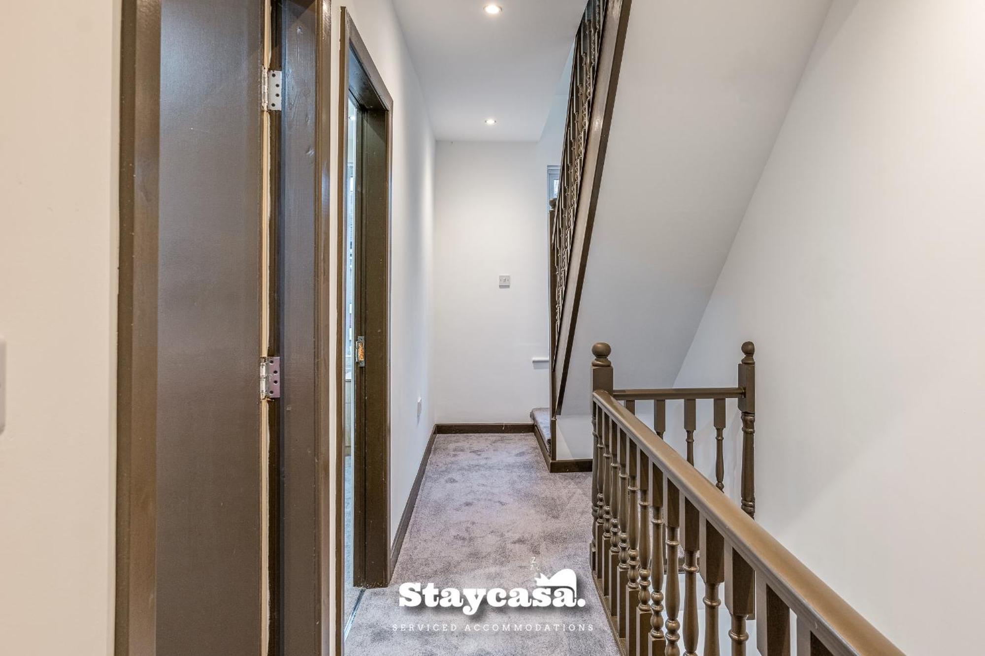 Urban Comfort 4-bed House - Free Wi-fi & Parking Manchester