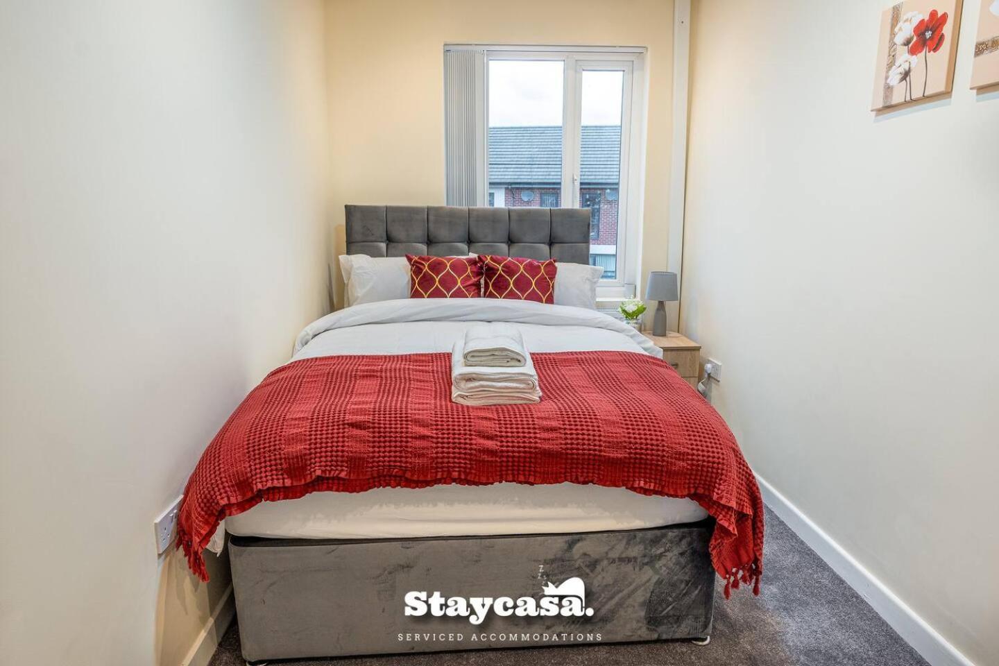 Holiday home Urban Comfort 4-bed House - Free Wi-fi & Parking