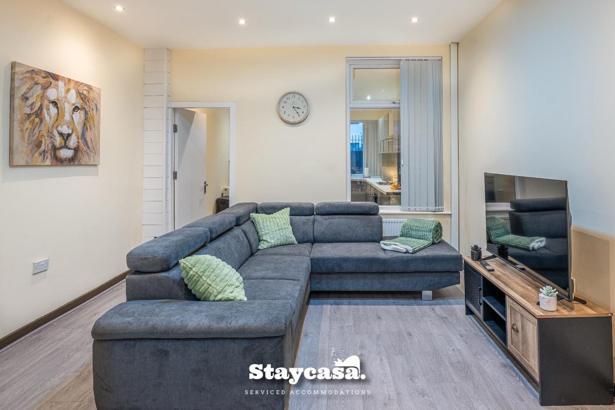 Urban Comfort 4-bed House - Free Wi-fi & Parking *